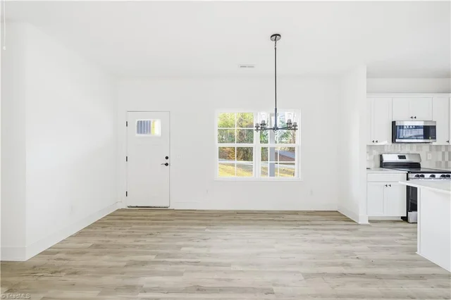 2116 Arbrook Lane, photo 2 of 14