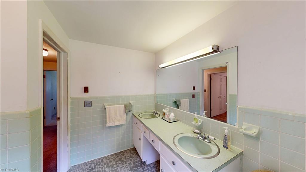 110 Brookdale Drive, High Point, North Carolina image 27