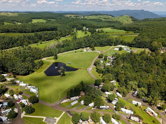 189 CLUB HOUSE DR, ENNICE, NC 28623 - Image 29cf82721cc66fbee2bdf7086bc6d2cf/4156333392