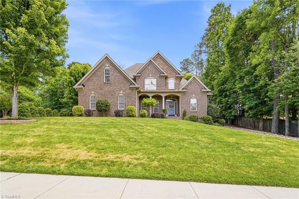 Photo of 1227 Meadowlands Drive, Winston-Salem, NC 27107 (MLS # 1222293)