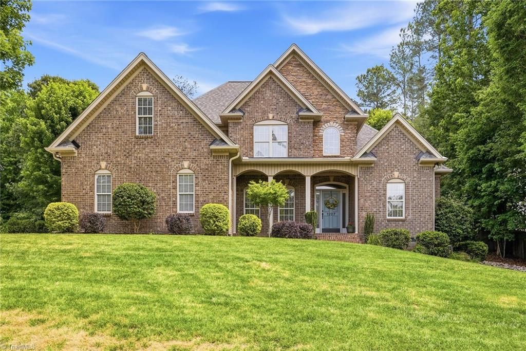Photo of 1227 Meadowlands Drive, Winston-Salem, NC 27107 (MLS # 1222293)