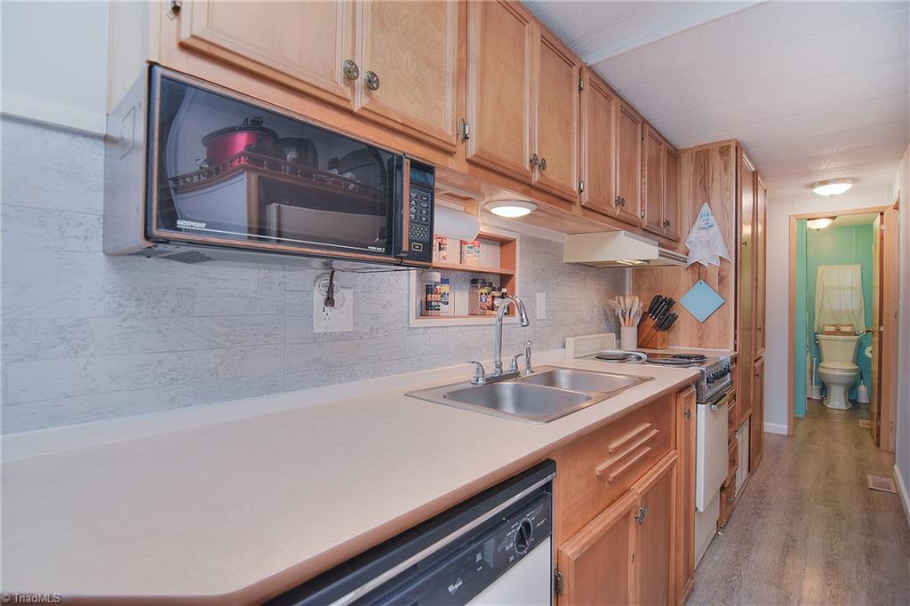 Photo 9 of 44 of 140 Pier Avenue mobile home