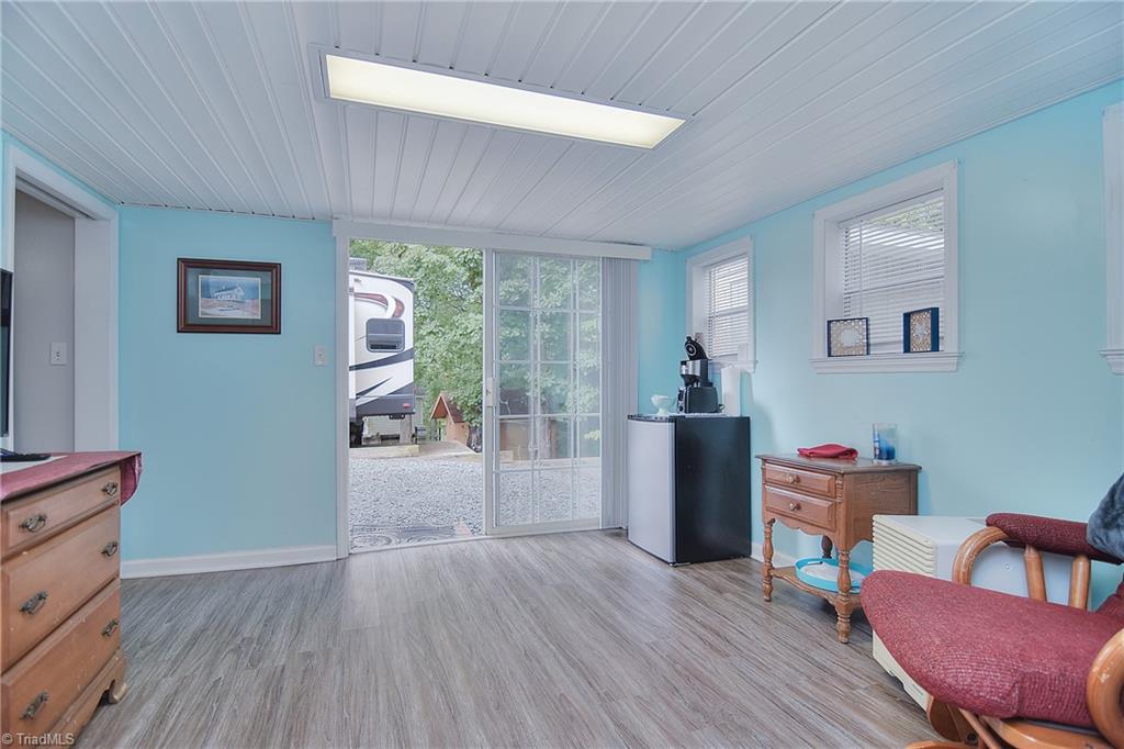 Photo 19 of 44 of 140 Pier Avenue mobile home