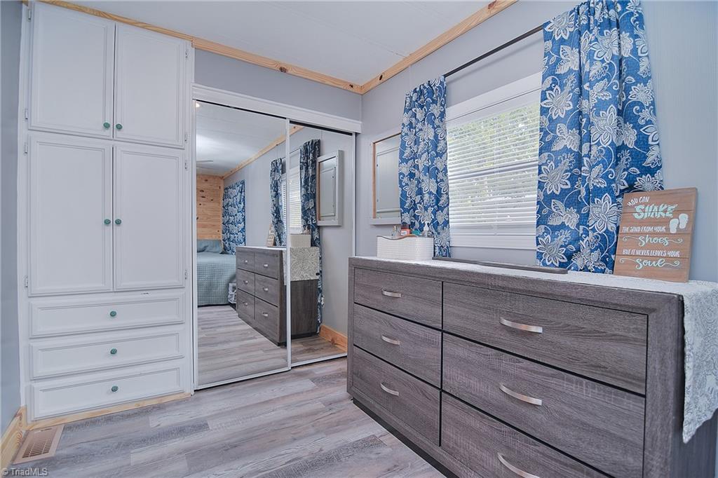 Photo 13 of 44 of 140 Pier Avenue mobile home