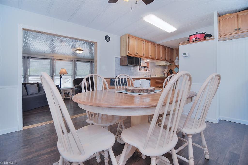 Photo 8 of 44 of 140 Pier Avenue mobile home