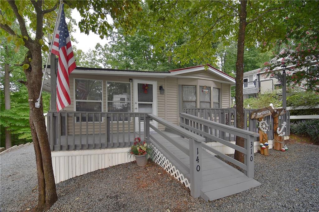 Photo 1 of 44 of 140 Pier Avenue mobile home