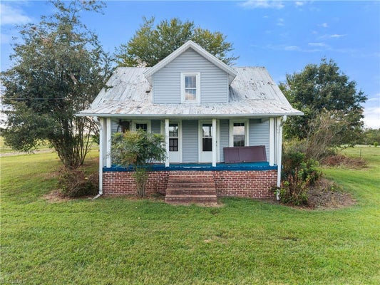1151 MOUNTAIN VIEW CHURCH RD, HAMPTONVILLE, NC 27020 - Image 2a0af11330fb78b58d7c5e4e73f16889/1817870769