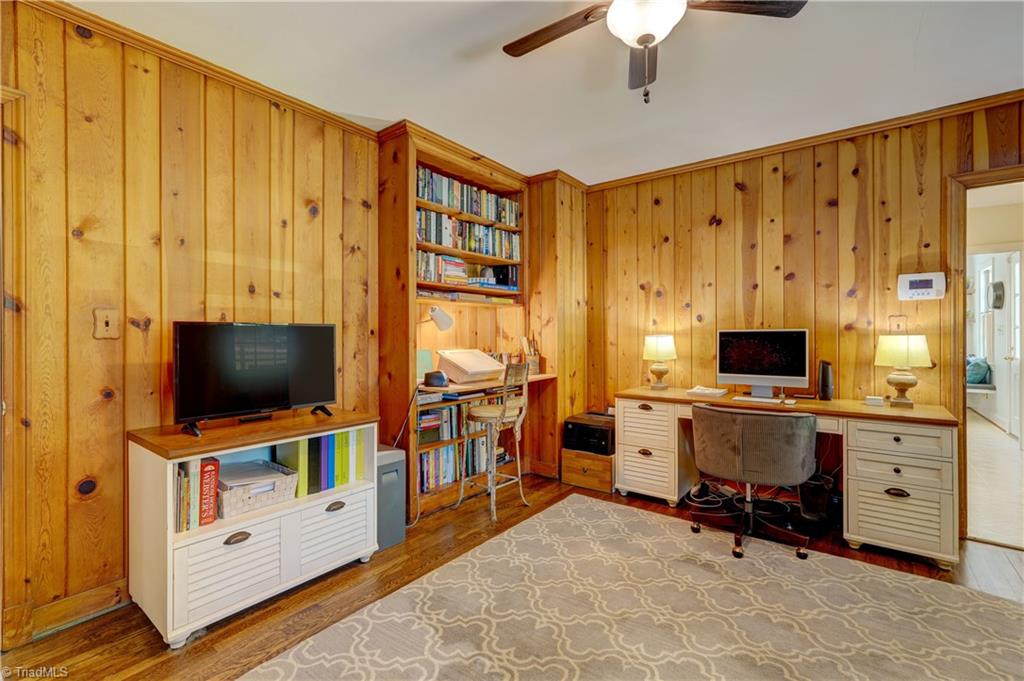 105 Forestdale Drive, Greensboro, North Carolina image 25