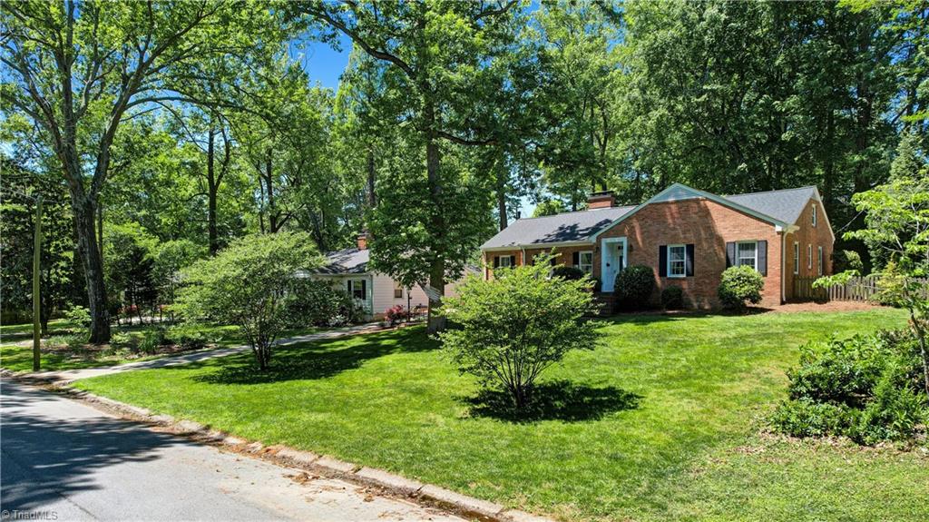 105 Forestdale Drive, Greensboro, North Carolina image 32