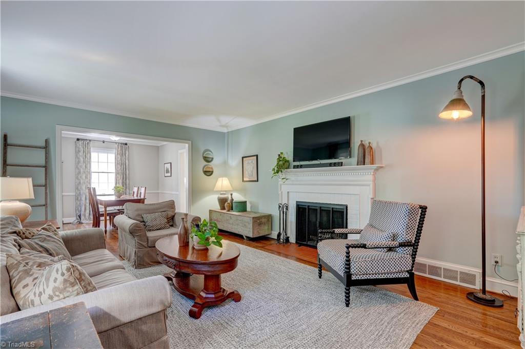 105 Forestdale Drive, Greensboro, North Carolina image 8