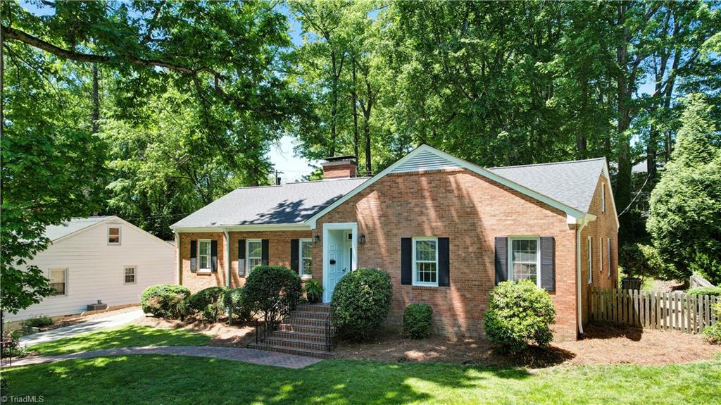 105 Forestdale Drive, Greensboro, North Carolina image 2