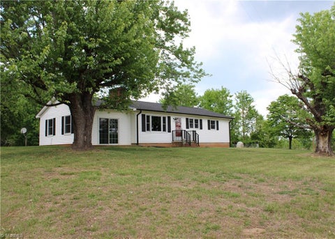 Homes For Sale - 1065 Dallas King Road<br/> Westfield, NC 27053