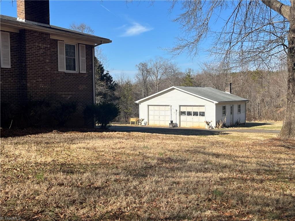 1821 Flint Hill Road, East Bend, North Carolina image 9