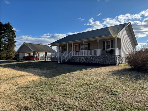 Townhouse For Sale - 512 R L Norris Road<br/> Linwood, NC 27299