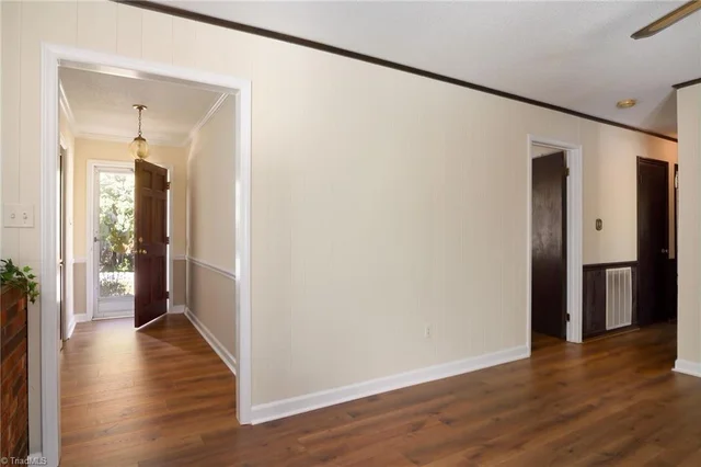 280 NW Elementary Road, photo 3 of 26