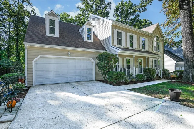 5015 Windermere Drive, photo 2 of 41