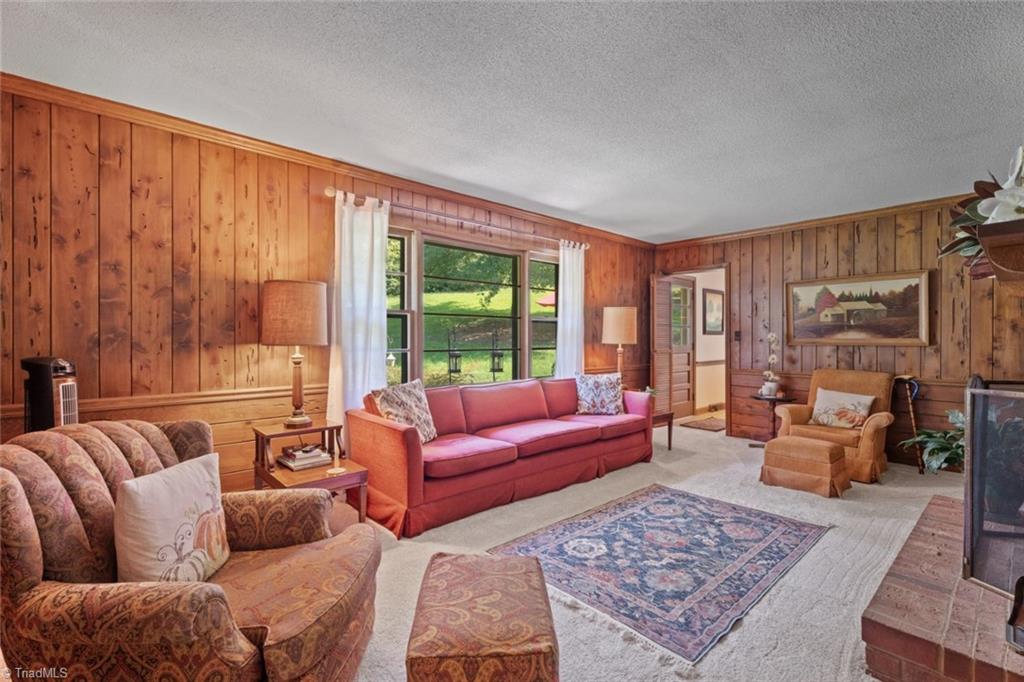 Winston-Salem, North Carolina 27103, United States, 3 Bedrooms Bedrooms, ,3 BathroomsBathrooms,Residential,Active,102503