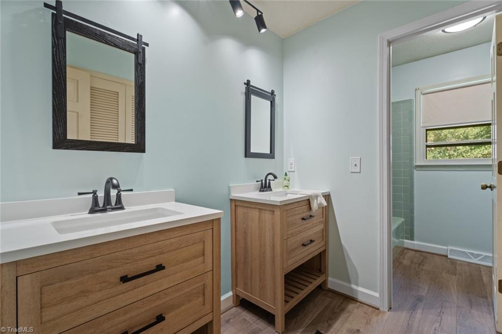 Winston-Salem, North Carolina 27103, United States, 3 Bedrooms Bedrooms, ,3 BathroomsBathrooms,Residential,Active,102503