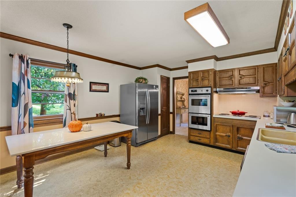 Winston-Salem, North Carolina 27103, United States, 3 Bedrooms Bedrooms, ,3 BathroomsBathrooms,Residential,Active,102503