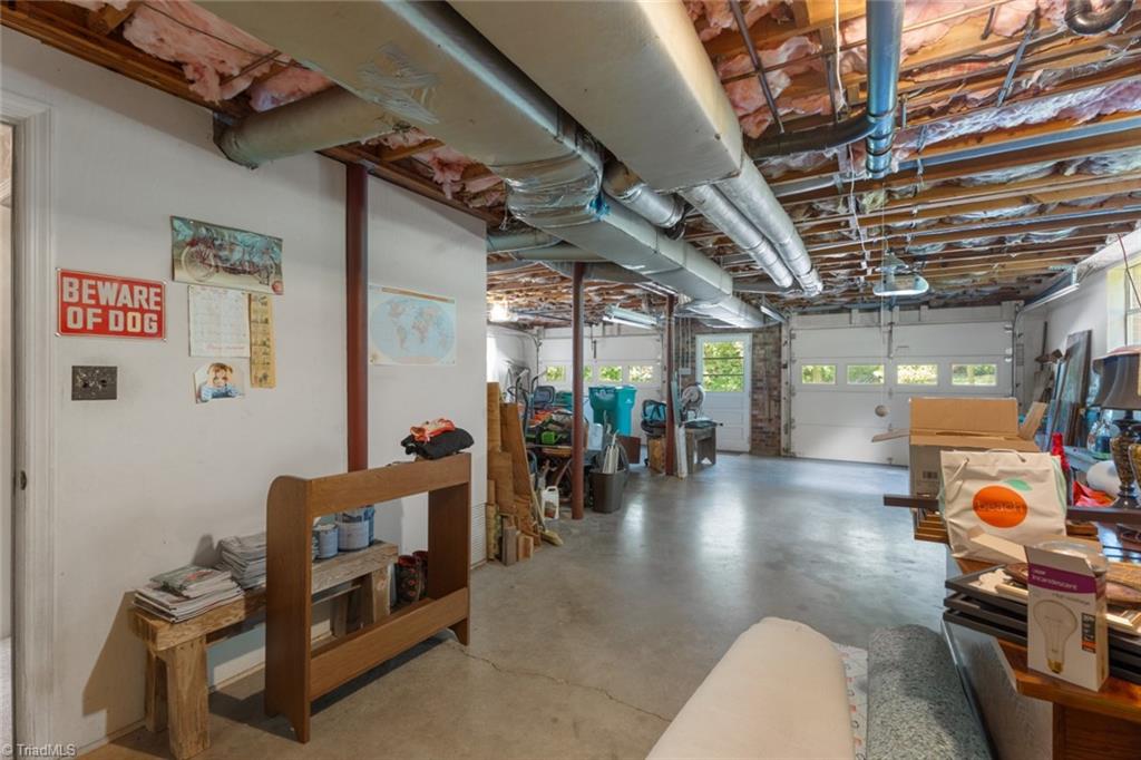 Winston-Salem, North Carolina 27103, United States, 3 Bedrooms Bedrooms, ,3 BathroomsBathrooms,Residential,Active,102503