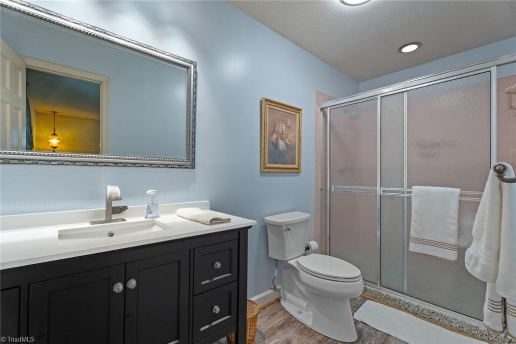 Winston-Salem, North Carolina 27103, United States, 3 Bedrooms Bedrooms, ,3 BathroomsBathrooms,Residential,Active,102503