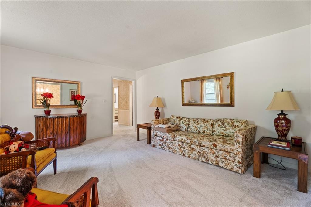 Winston-Salem, North Carolina 27103, United States, 3 Bedrooms Bedrooms, ,3 BathroomsBathrooms,Residential,Active,102503