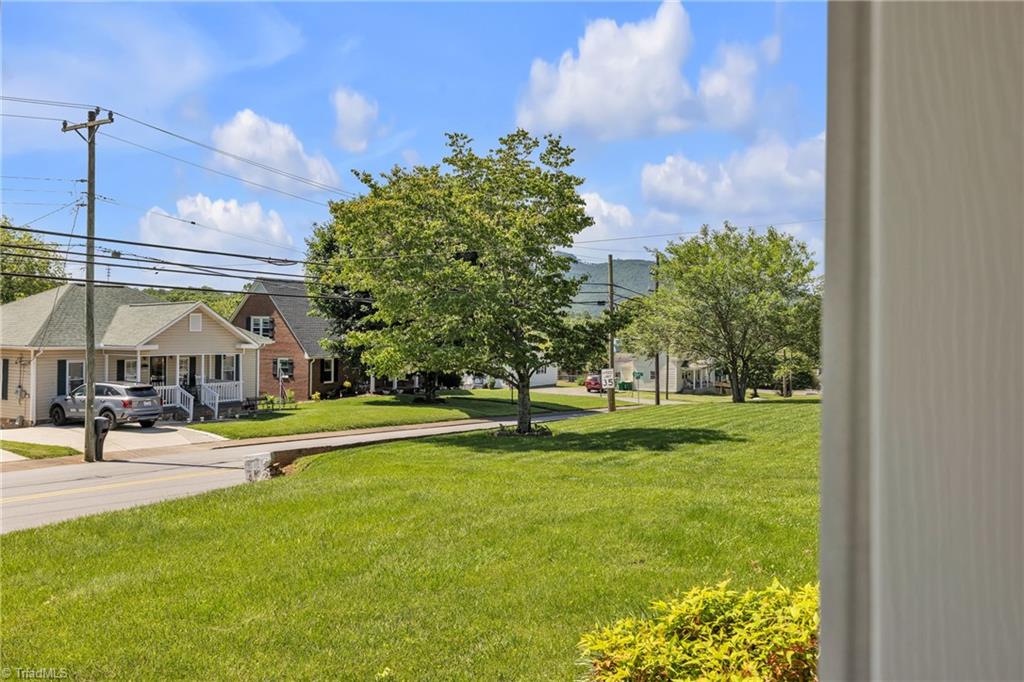 307 S Key Street, Pilot Mountain, North Carolina image 24