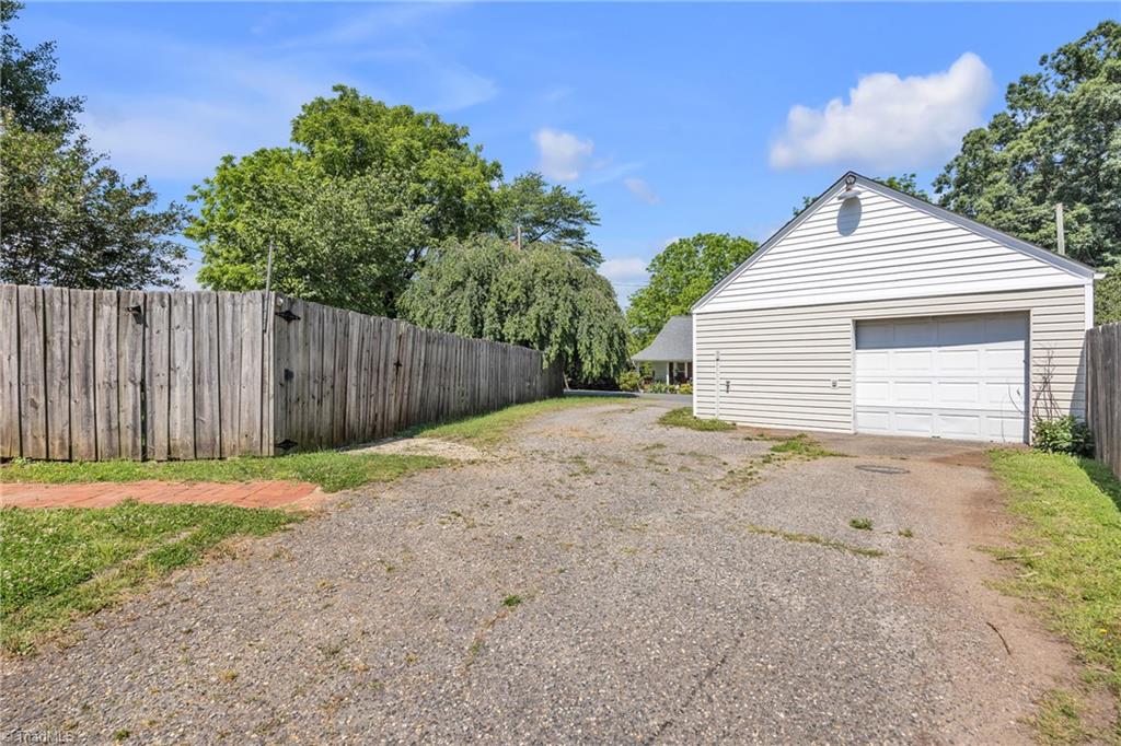 307 S Key Street, Pilot Mountain, North Carolina image 26