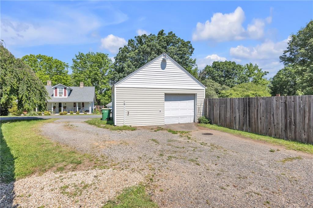 307 S Key Street, Pilot Mountain, North Carolina image 25