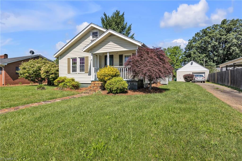 307 S Key Street, Pilot Mountain, North Carolina image 3