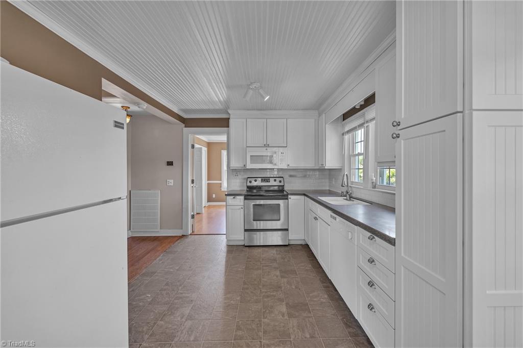 307 S Key Street, Pilot Mountain, North Carolina image 12