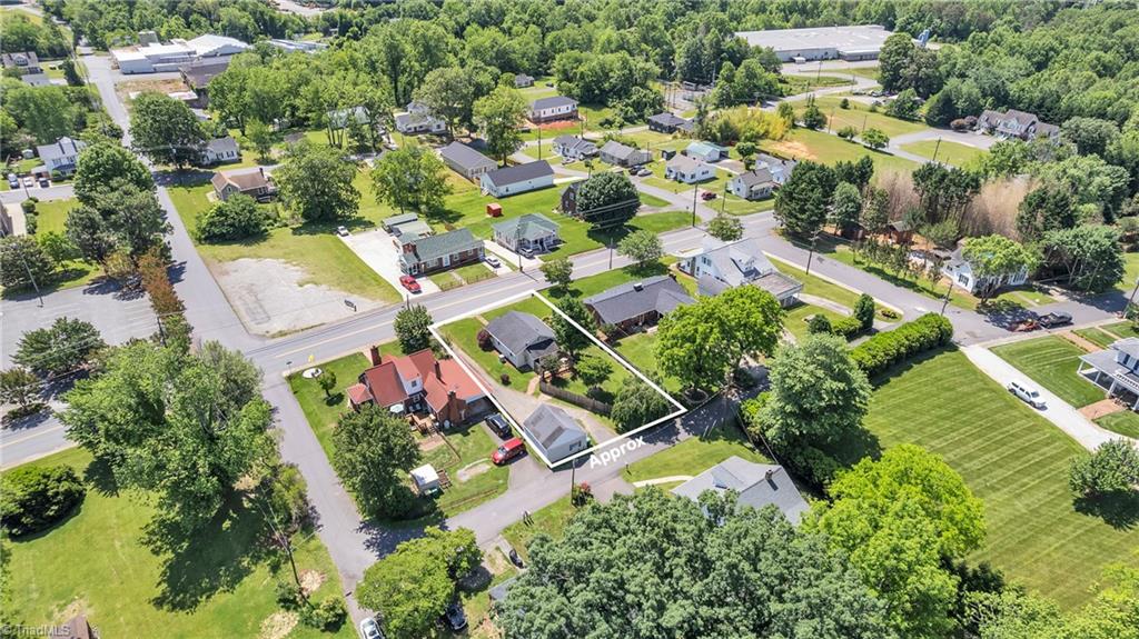 307 S Key Street, Pilot Mountain, North Carolina image 27