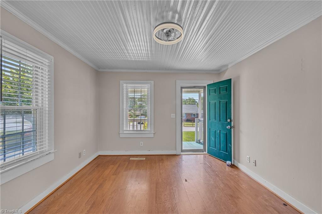 307 S Key Street, Pilot Mountain, North Carolina image 14
