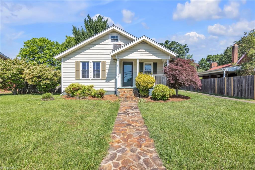 307 S Key Street, Pilot Mountain, North Carolina image 1