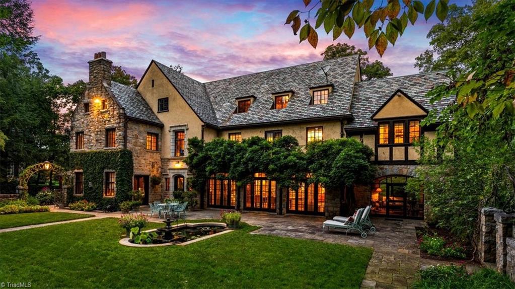 705 Sunset Drive