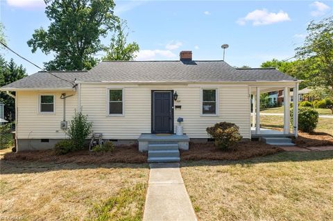 Homes For Sale - 1109 Cleburne Street<br/> Greensboro, NC 27408