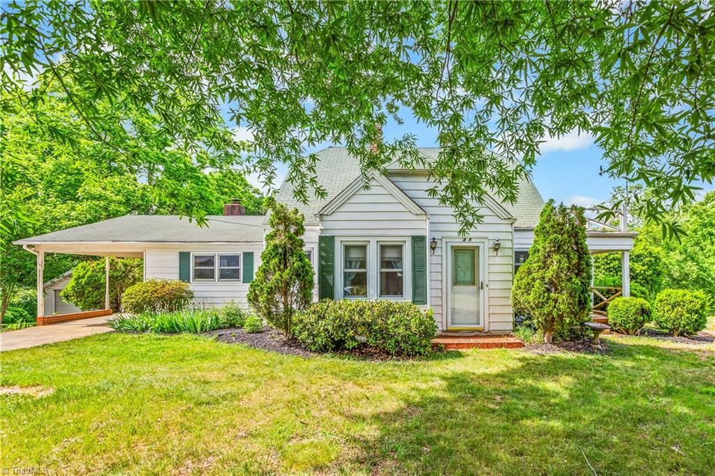 Photo of 4425 Old Winston Road, Kernersville, NC 27284 (MLS # 1218313)