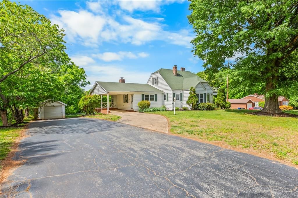 Photo of 4425 Old Winston Road, Kernersville, NC 27284 (MLS # 1218313)