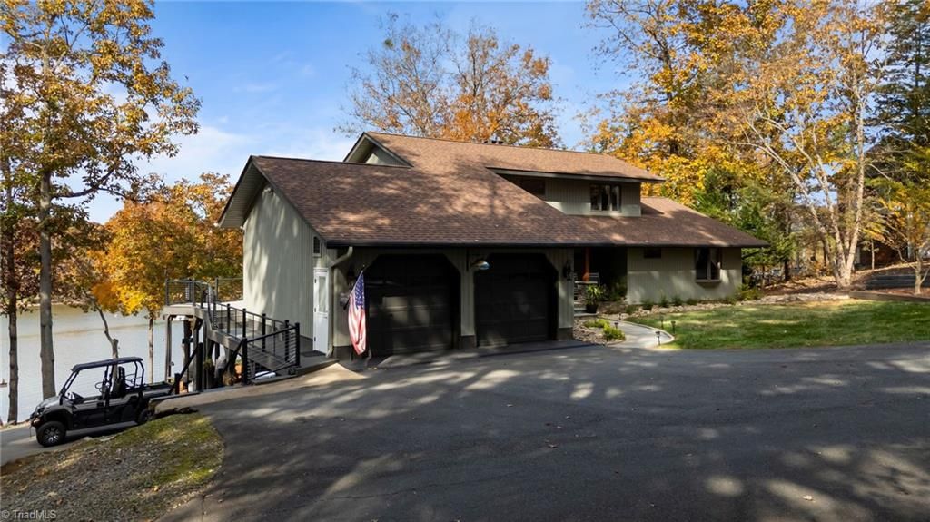 Photo of 598 Mountain Shore Drive, Denton, NC 27239 (MLS # 1201995)