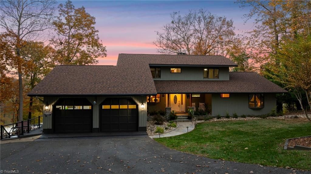 Photo of 598 Mountain Shore Drive, Denton, NC 27239 (MLS # 1201995)