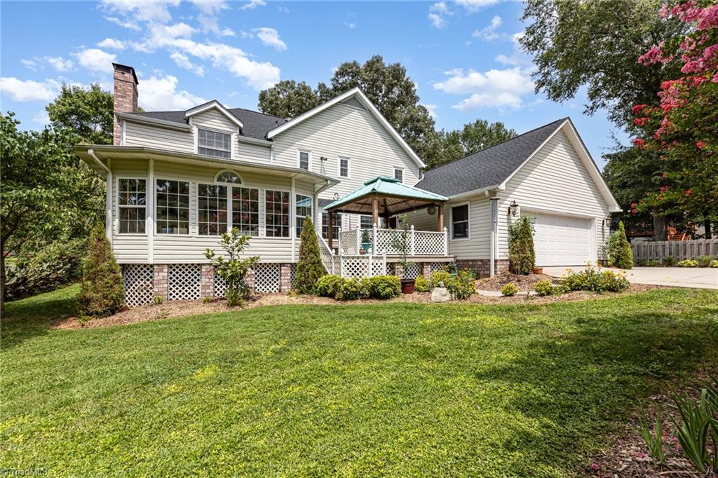 4407 Oak Hollow Drive