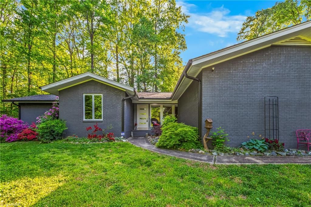 Photo of 4370 Rivendell Road, Kernersville, NC 27284 (MLS # 1215937)