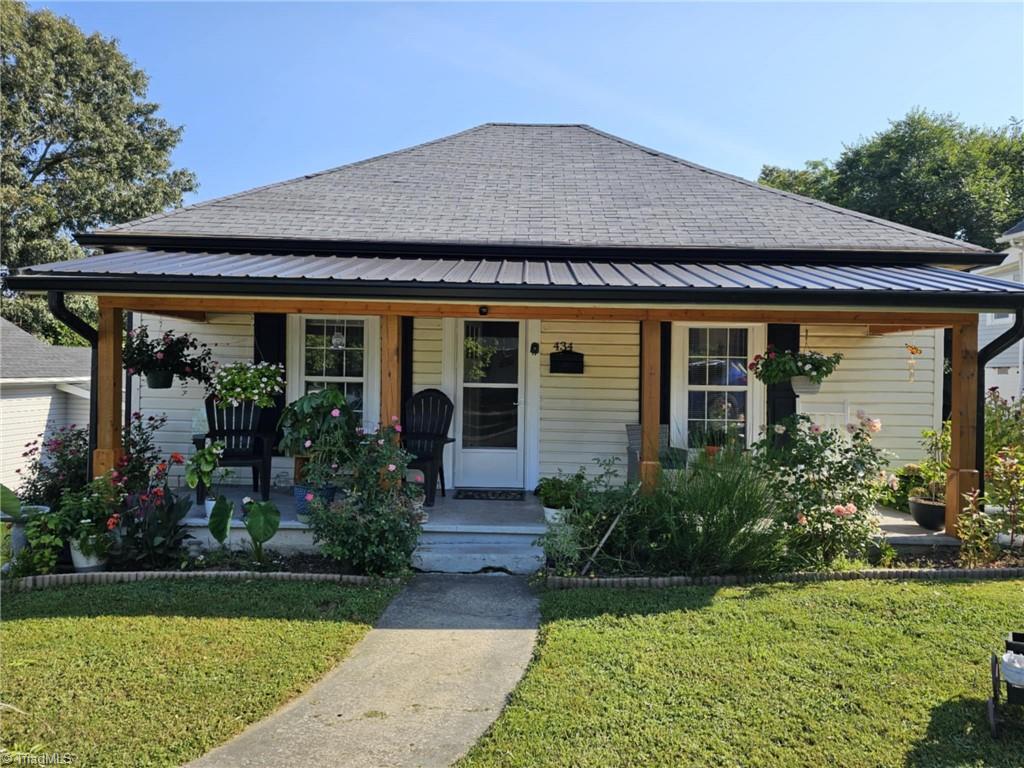 View Mount Airy, NC 27030 house