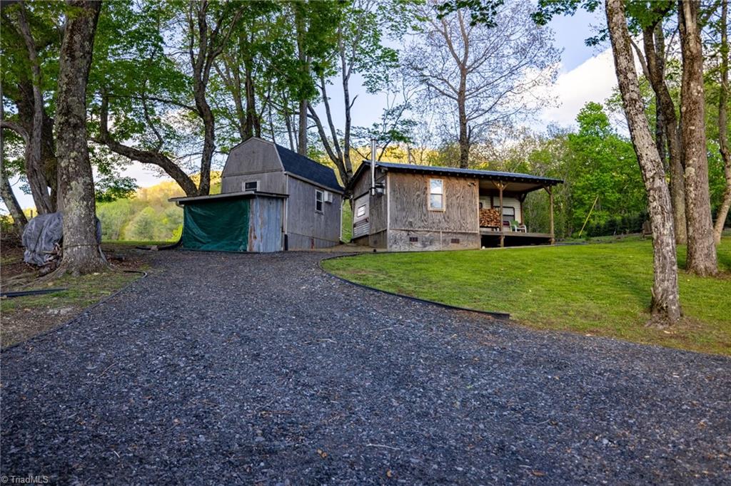 752 Mud Creek Road, Lansing, North Carolina image 10