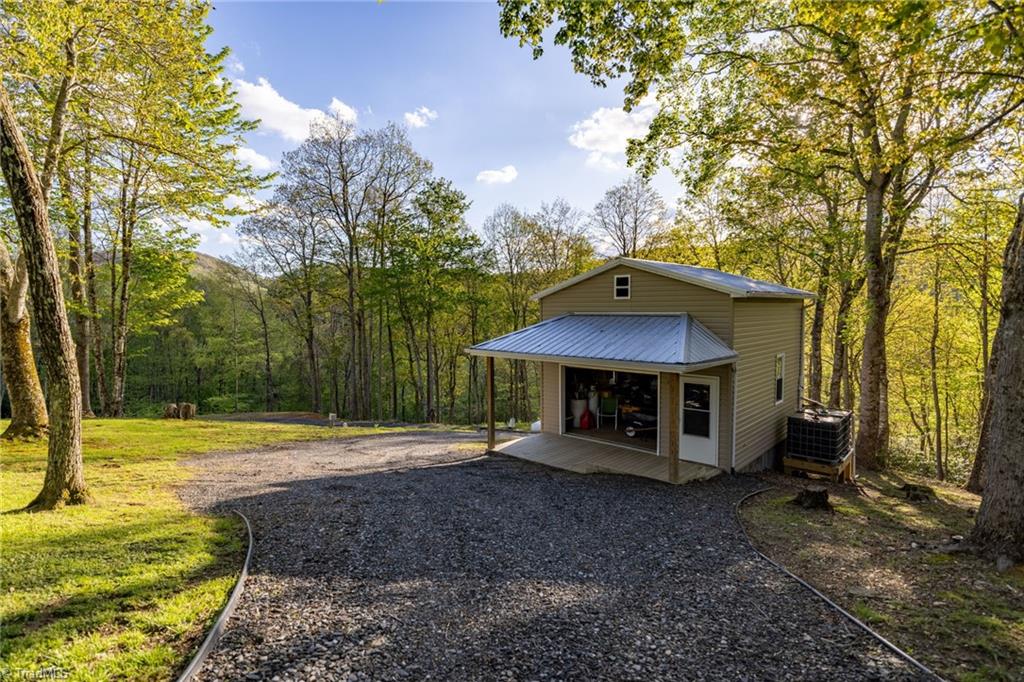 752 Mud Creek Road, Lansing, North Carolina image 11