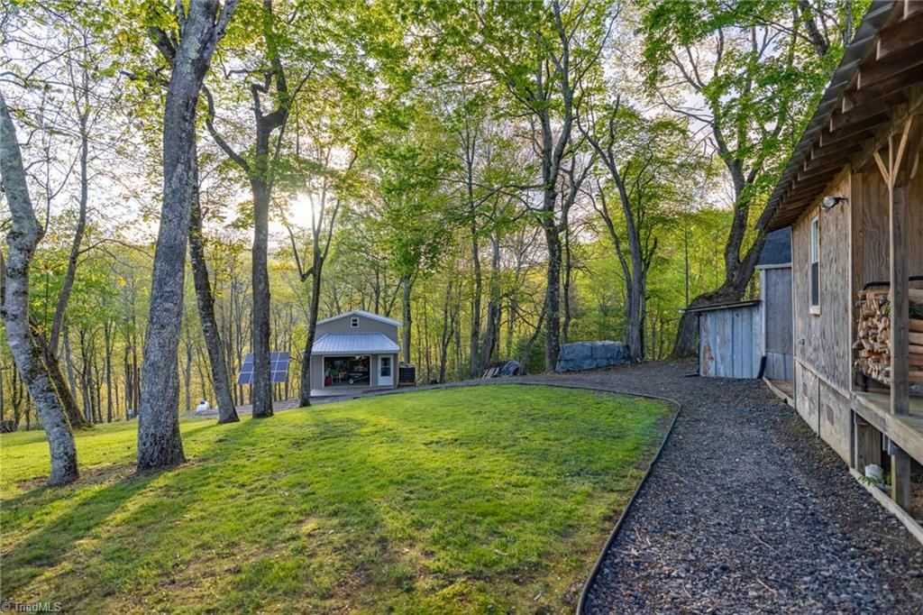 752 Mud Creek Road, Lansing, North Carolina image 32