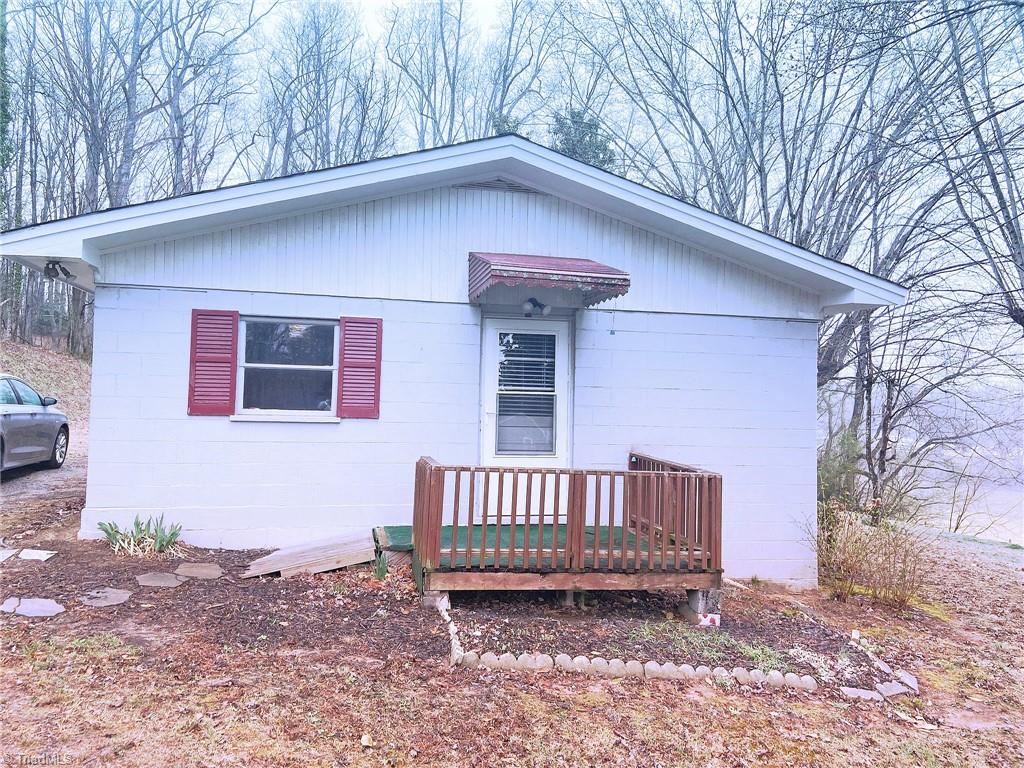 201 Blue Hollow Road, Mount Airy, North Carolina image 2