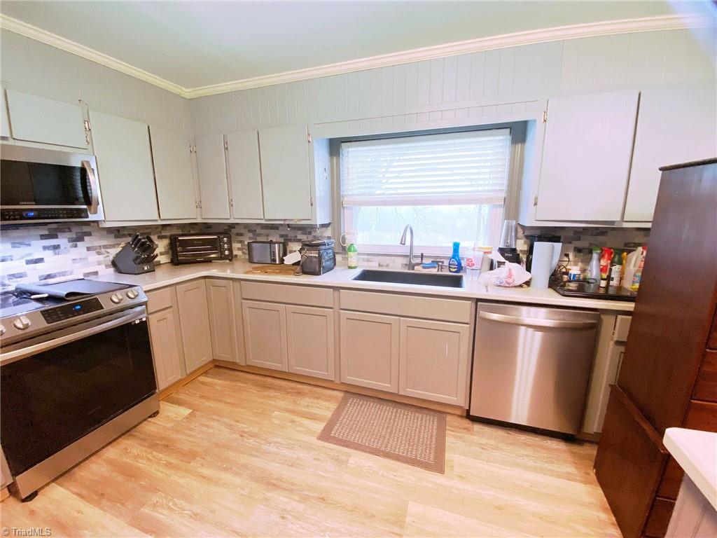 201 Blue Hollow Road, Mount Airy, North Carolina image 3