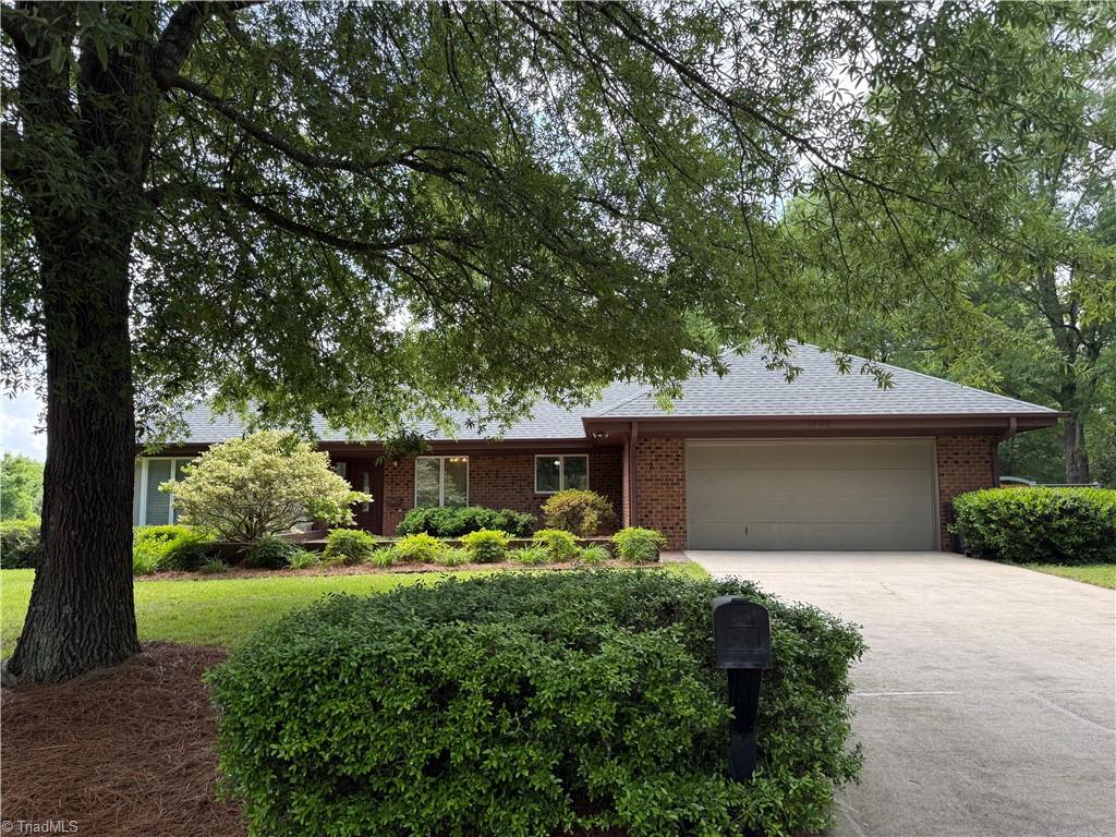 1223 Gatehouse Road, High Point, North Carolina image 1