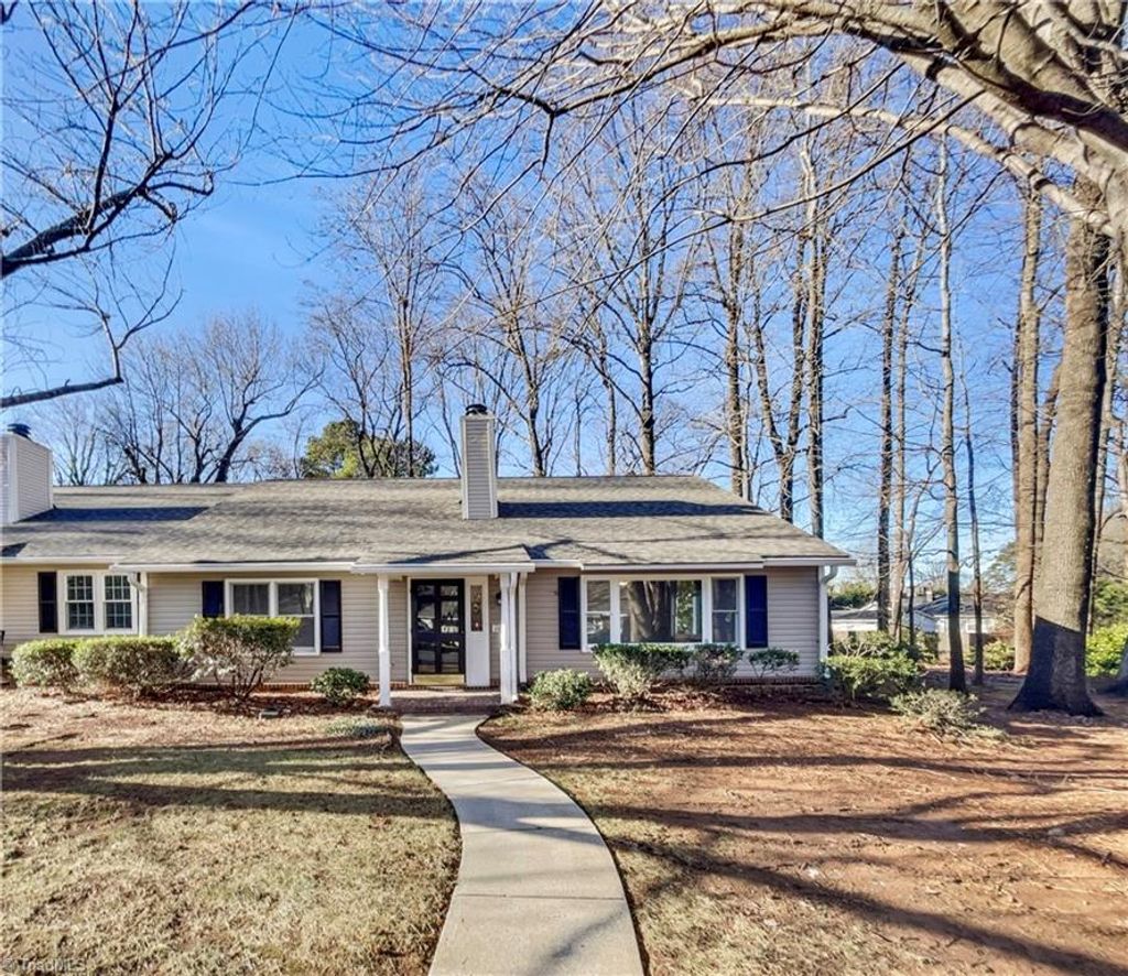 Photo of 10 Brownstone Lane, Greensboro, NC 27410 (MLS # 1205727)